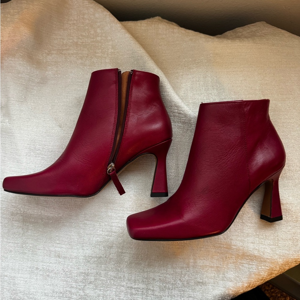 Angel Alarcon Red Ankle Boots, size 38, NIB - Picture 5 of 9